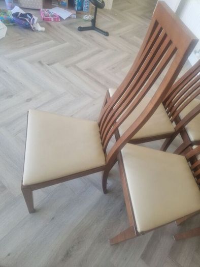 5 kitchen chairs