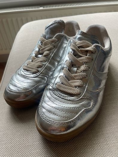 Silver trainers size 4 / EU 37