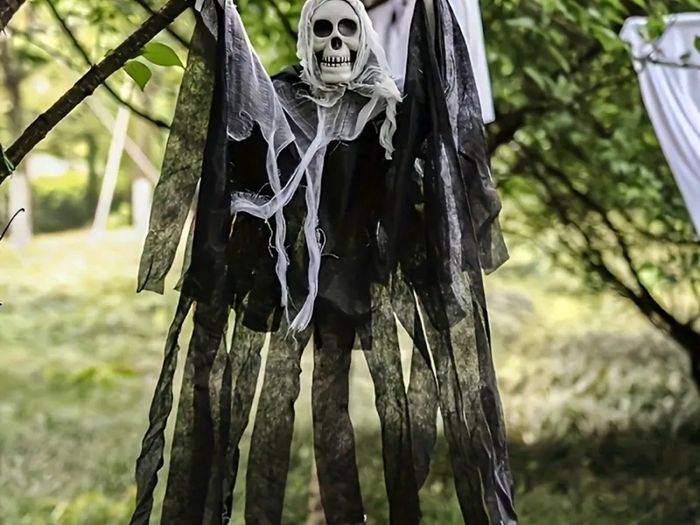 Skull Head Ghost Scary Halloween Decoration