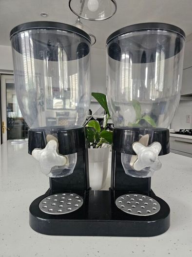Cereal dispenser