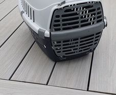 Pet carrier box