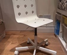 Kids Swivel Chair.