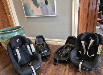 Maxi-Cosi Pearl Pro 2 Car Seat and FamilyFix3 Base