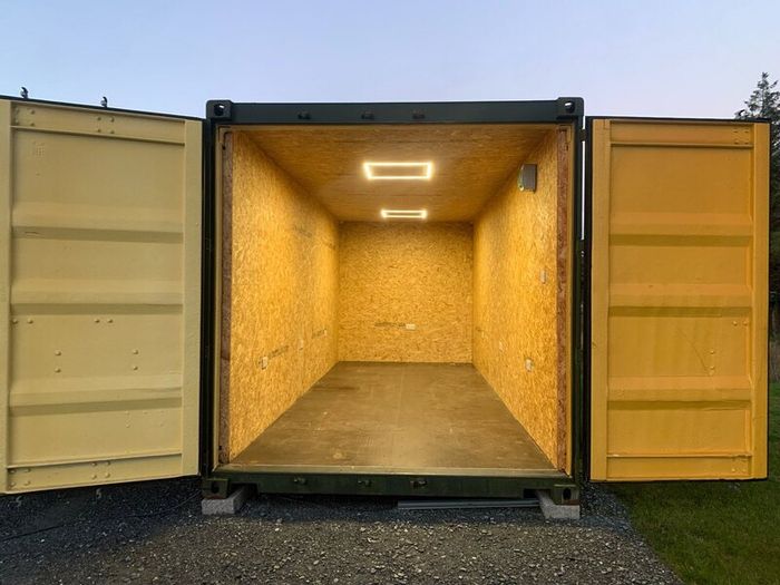 20 insulated container, fully sheeted and wired