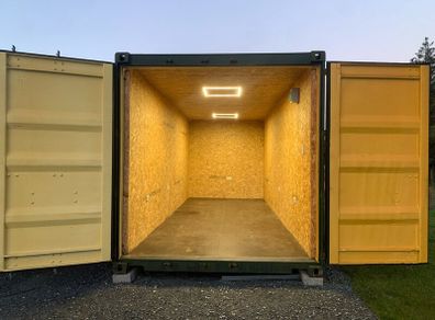 20 insulated container, fully sheeted and wired