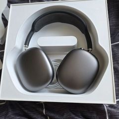 Airpods Max Space Grey MINT condition. Hardly ever used