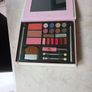 The Colour Institute  Complete Face Set.  New  in Original  Box. Image 2