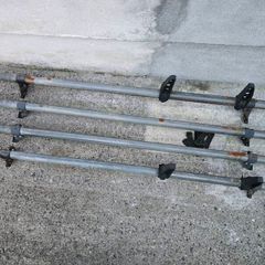 4 x Rhino heavy-duty roof bars