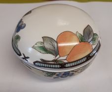 Trinket box porcelain