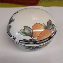 Trinket box porcelain