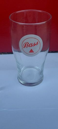 Vintage Bass pint glass ,,good condition,,see pictures for condition,,price includes post to anywhere in Ireland  ,73 stamped on back of glass.