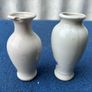 2 chinese style vases Image 5