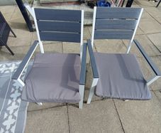 2 metal garden chairs