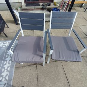 2 metal garden chairs