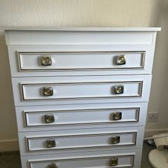 Chest of drawers