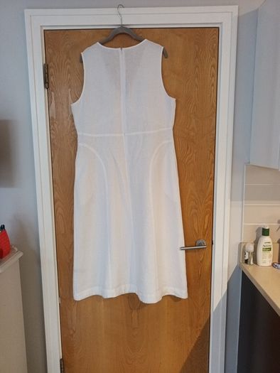 Paul Costelloe  Living White Linen Dress With 2 Hidden Side Pockets.  S.16.  B.N.W.T