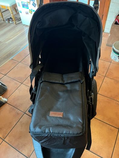 Ickle bubba Venus Prime Jogger I-size travel system and ISOFIX base