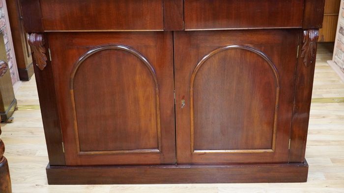 Antique Mahogany Bookcase / Display Cabinet