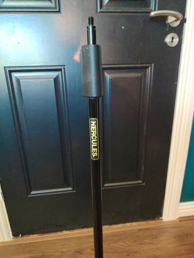 Hercules weighted round based mic stand
