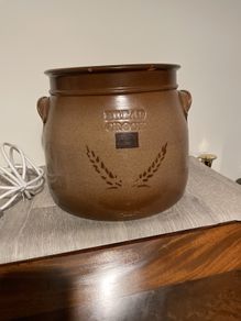 Kiltrea Pottery bread crock