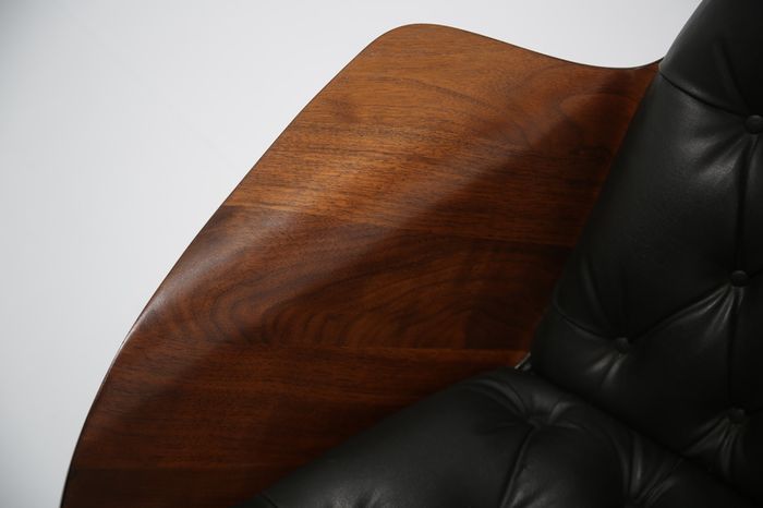 Mid-Century Sculpted Walnut Mr. Chair Lounge Chair by George Mulhauser for Plycraft, 1960s