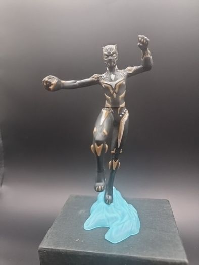 Black Panther Figure  Marvel