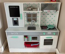 kids Play kitchen