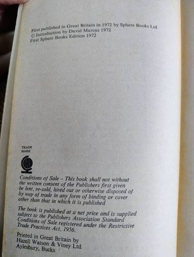 Modern Irish Short Stories 1972 paperback in good used condition FREE STANDARD POSTAGE INCLUDED