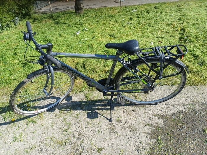 mans mountain bike
