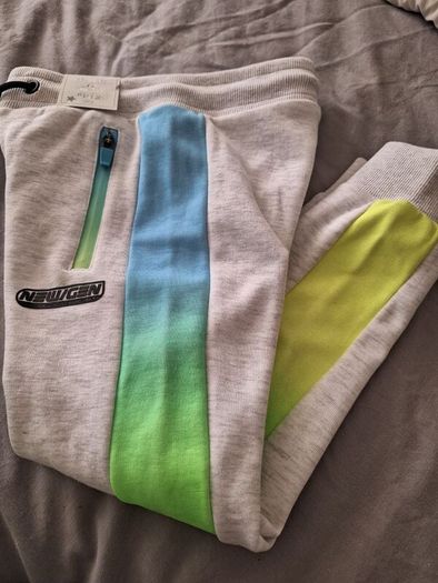 Sports/Track Bottom Age 5/6 and 11/12 Yrs .. 8.00euro Each