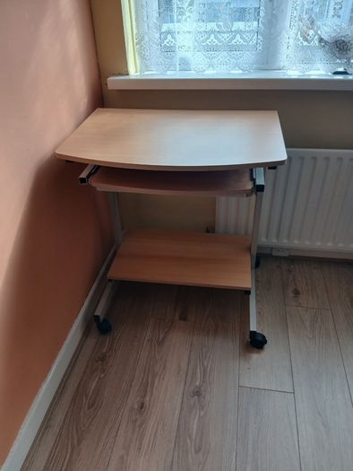 Computer desk
