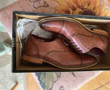 Boys shoes brown size 2