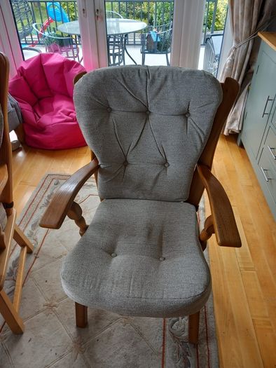 His and hers armchairs