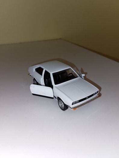 Volkswagen Passat 1:43 model car