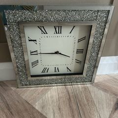 Crushed diamond wall clock