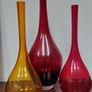 Beautiful Collection of Three Vintage Hand-Blown Gourd/Bottle-Shaped Vases in Dark Red, Red and Orange Transparent Glass, Excellent Condition Image 4