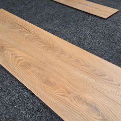 Glengarriff Oak 12mm Click Laminate Flooring - 1.51m2 Box