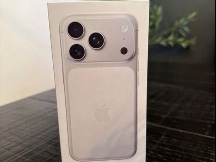 New iPhone 17 Pro 256 ( Irish Stock )