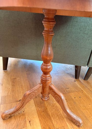 Italian Style Marquetry Pedestal Side Table
