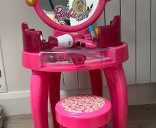 Barbie dressing table