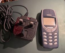 Vintage Nokia 3330 Classic Phone  with Original Charger & Battery