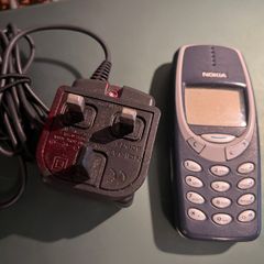 Vintage Nokia 3330 Classic Phone  with Original Charger & Battery