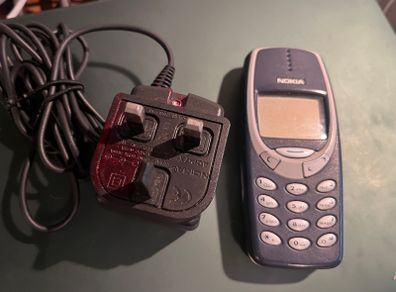 Vintage Nokia 3330 Classic Phone  with Original Charger & Battery