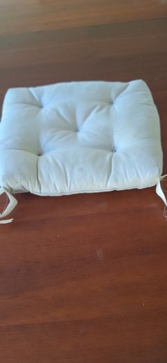 chairs  ikea usual price 75 euros table free