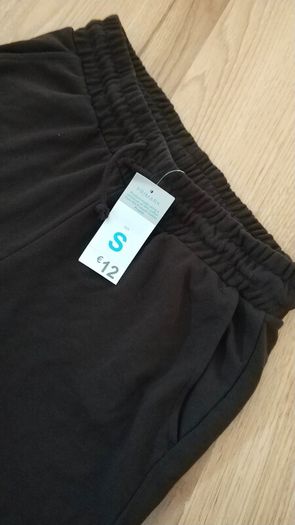 Women's wide leg joggers S New