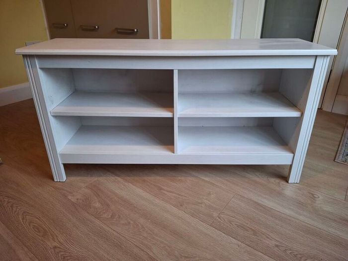 Brusali Tv Stand White