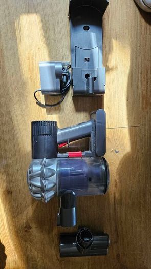 Dyson Dyson V6 (DC56) Handheld Hoover - New battery required