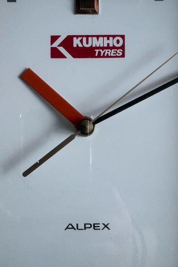 Kumho tyres clock made by alpex japan c1990s