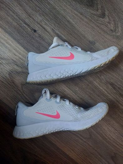 ladies nikes