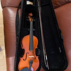 Full size violin / fiddle w/ bow, case, rosin